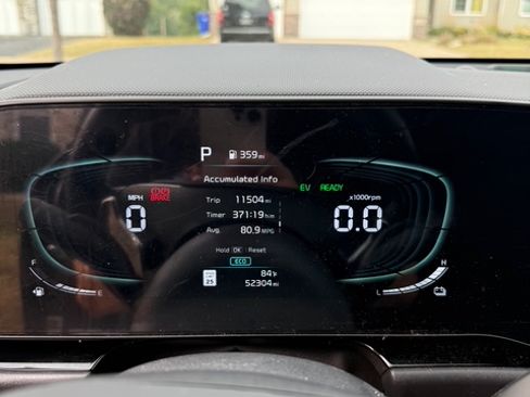 Used 2023 Kia Niro EX w/ EX Cold Weather Package image 11