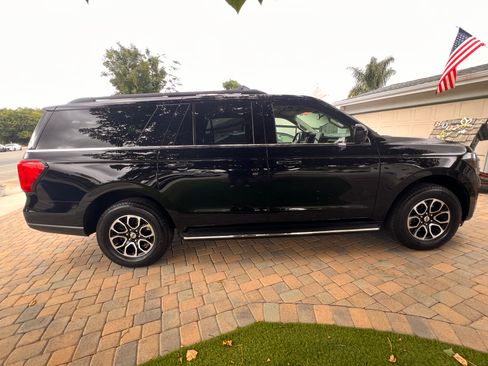 Used 2022 Ford Expedition Max XLT RWD image 4