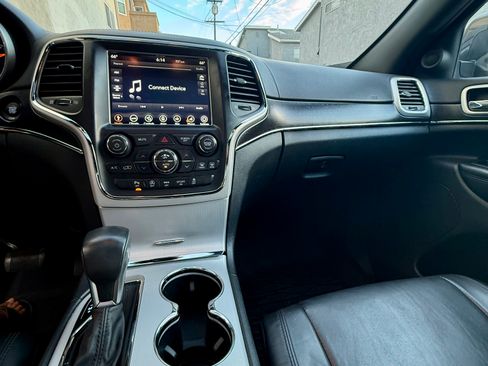 Used 2018 Jeep Grand Cherokee Limited image 19