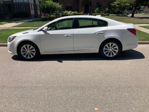 Used 2016 Buick LaCrosse Leather w/ Experience Buick Package FWD image 4