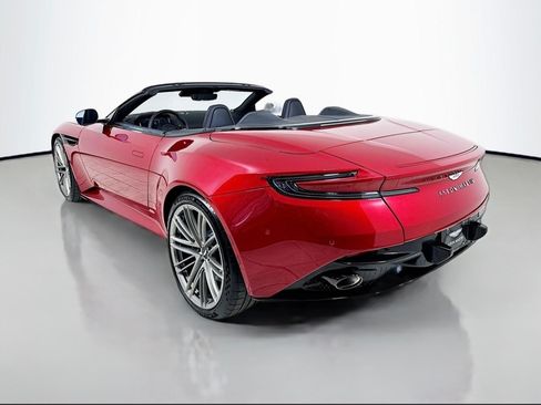 Used 2025 Aston Martin DB12 Convertible image 6