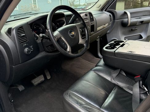 Used 2008 Chevrolet Silverado 1500 LT w/ Suspension Package, Off-Road image 14