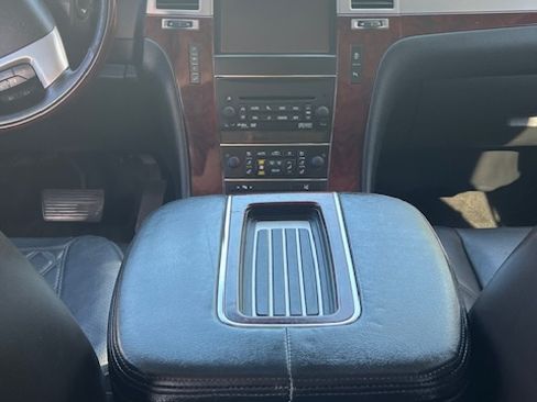 Used 2013 Cadillac Escalade ESV Luxury image 11