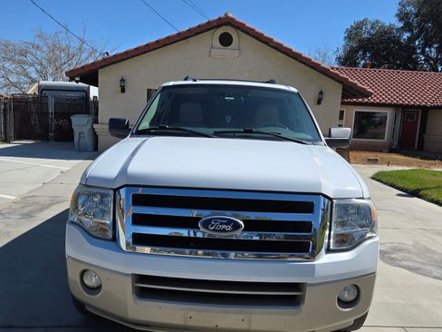 Used 2010 Ford Expedition Eddie Bauer image 4