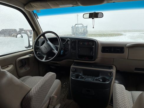 Used 1999 GMC Savana 3500 Extended Passenger w/ Marketing Option Pkg 4 image 4