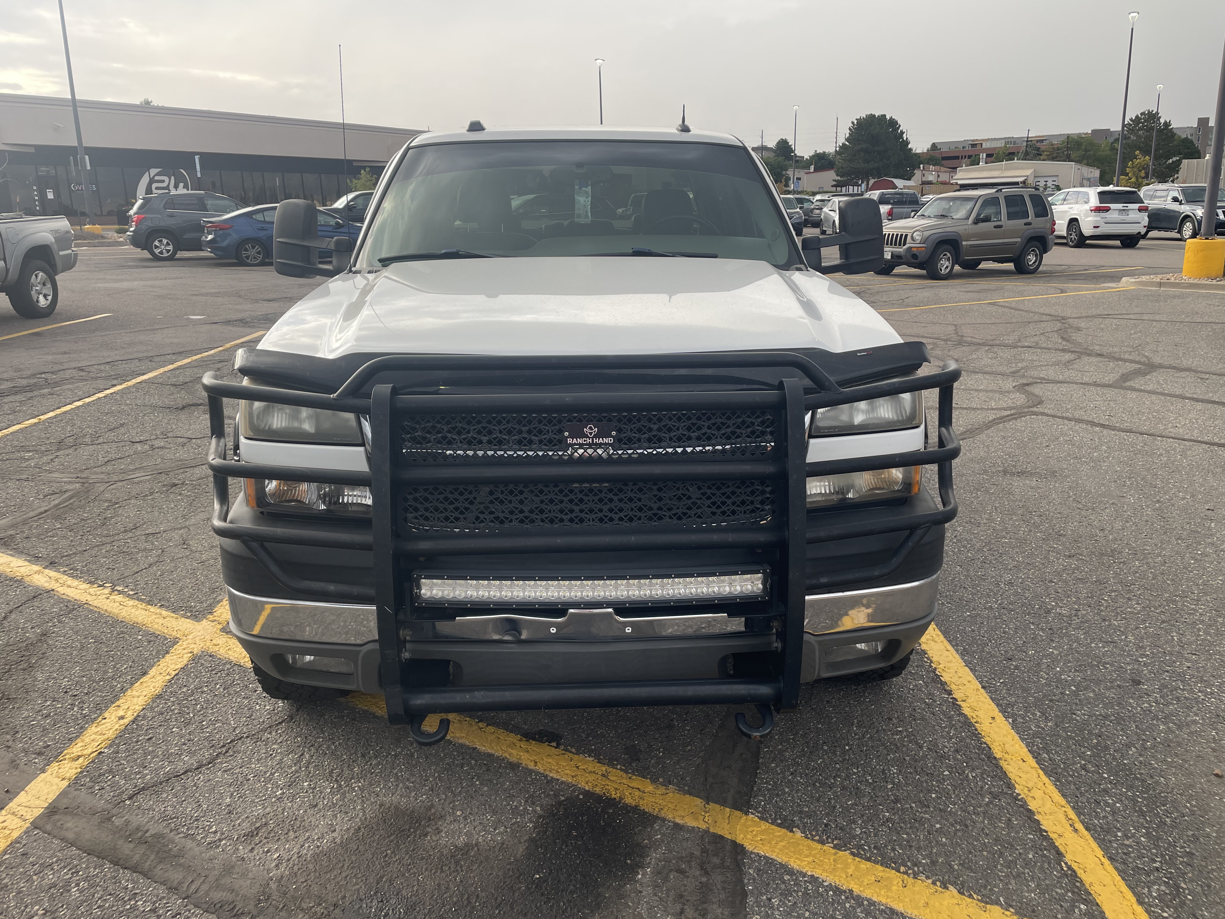 Used 2005 Chevrolet Silverado 2500 LT w/ Heavy-Duty Power Package AWD/4WD image 5