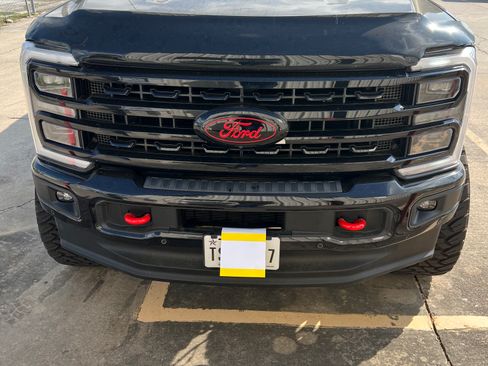 Used 2023 Ford F350 Platinum w/ FX4 Off-Road Package image 15