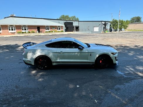 Used 2021 Ford Mustang Shelby GT500 w/ Technology Package image 5
