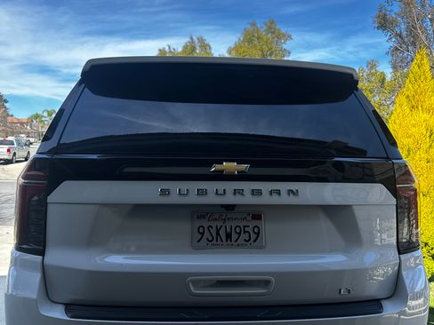 Used 2025 Chevrolet Suburban LT w/ Sun And Tow Package image 12