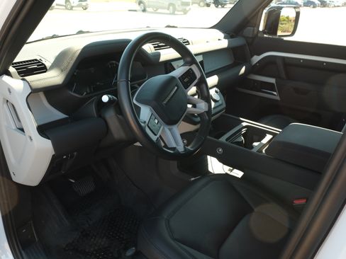 Used 2023 Land Rover Defender 110 S image 23