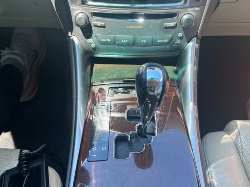 Used 2010 Lexus IS 350 w/ Premium Pkg Value Edition RWD image 10