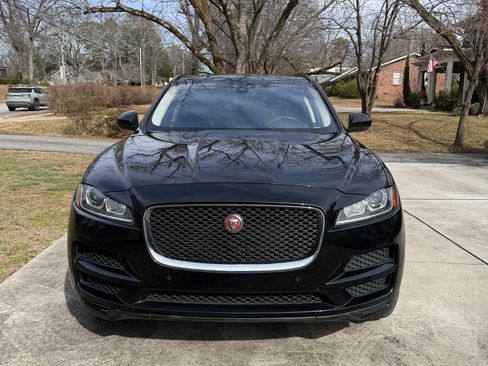 Used 2019 Jaguar F-PACE Premium image 6