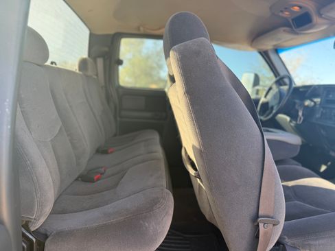 Used 2004 GMC Sierra 2500 SLE w/ Heavy-Duty Power Package image 6