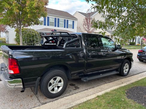 Used 2018 RAM 1500 ST w/ SXT Appearance Group AWD/4WD image 2