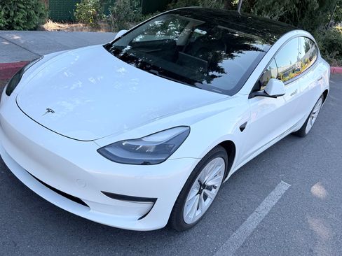 Used 2021 Tesla Model 3 Standard Range Plus RWD image 12