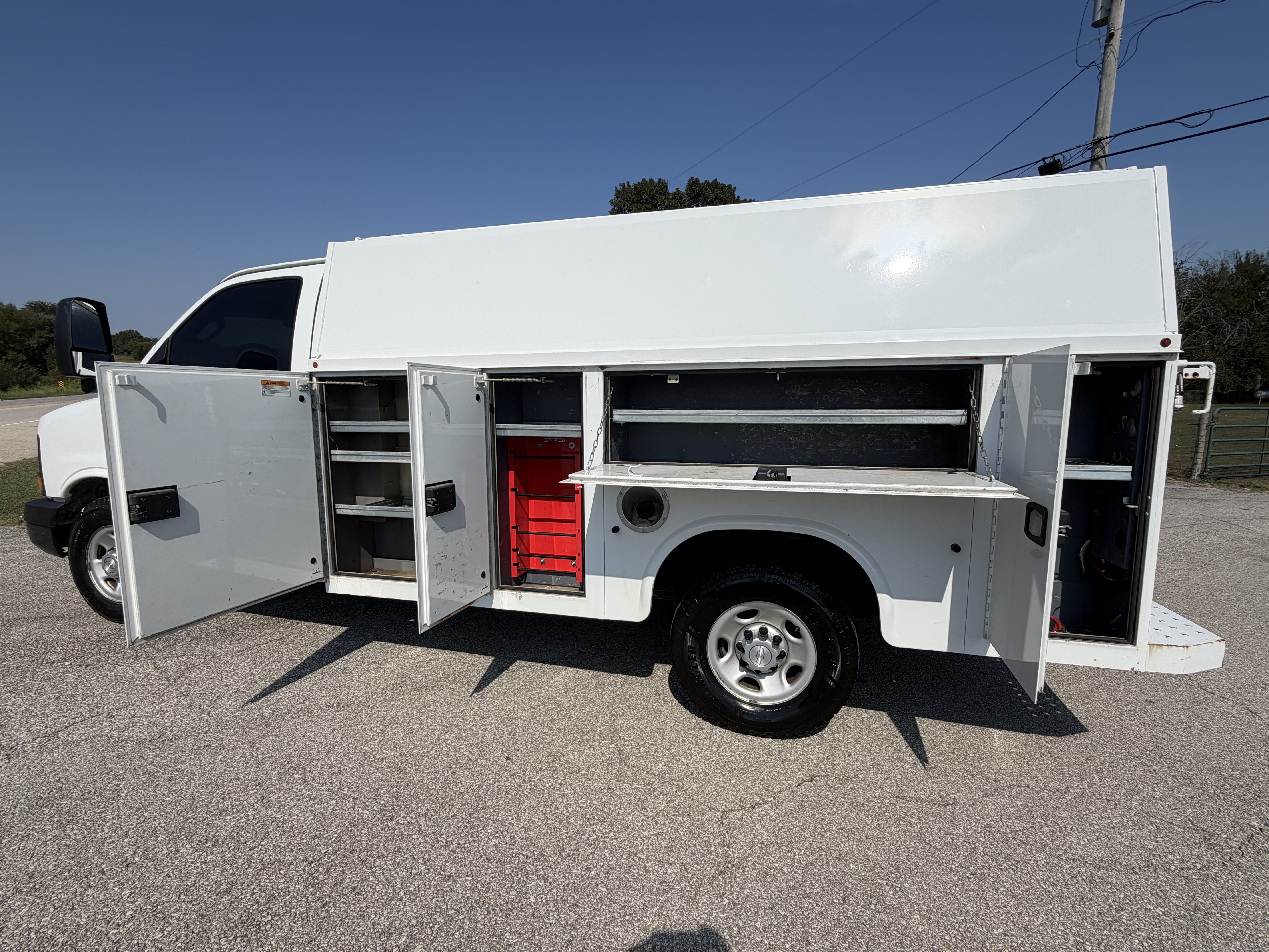 Used 2016 Chevrolet Express 3500 RWD image 6