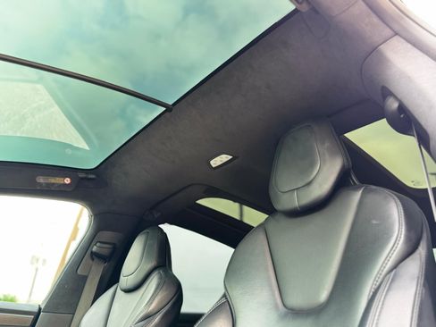 Used 2018 Tesla Model X P100D image 17