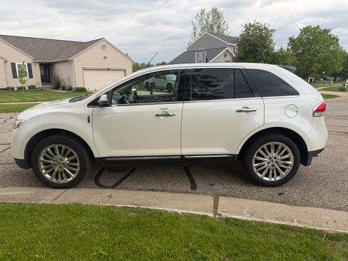 Used 2013 Lincoln MKX AWD image 8