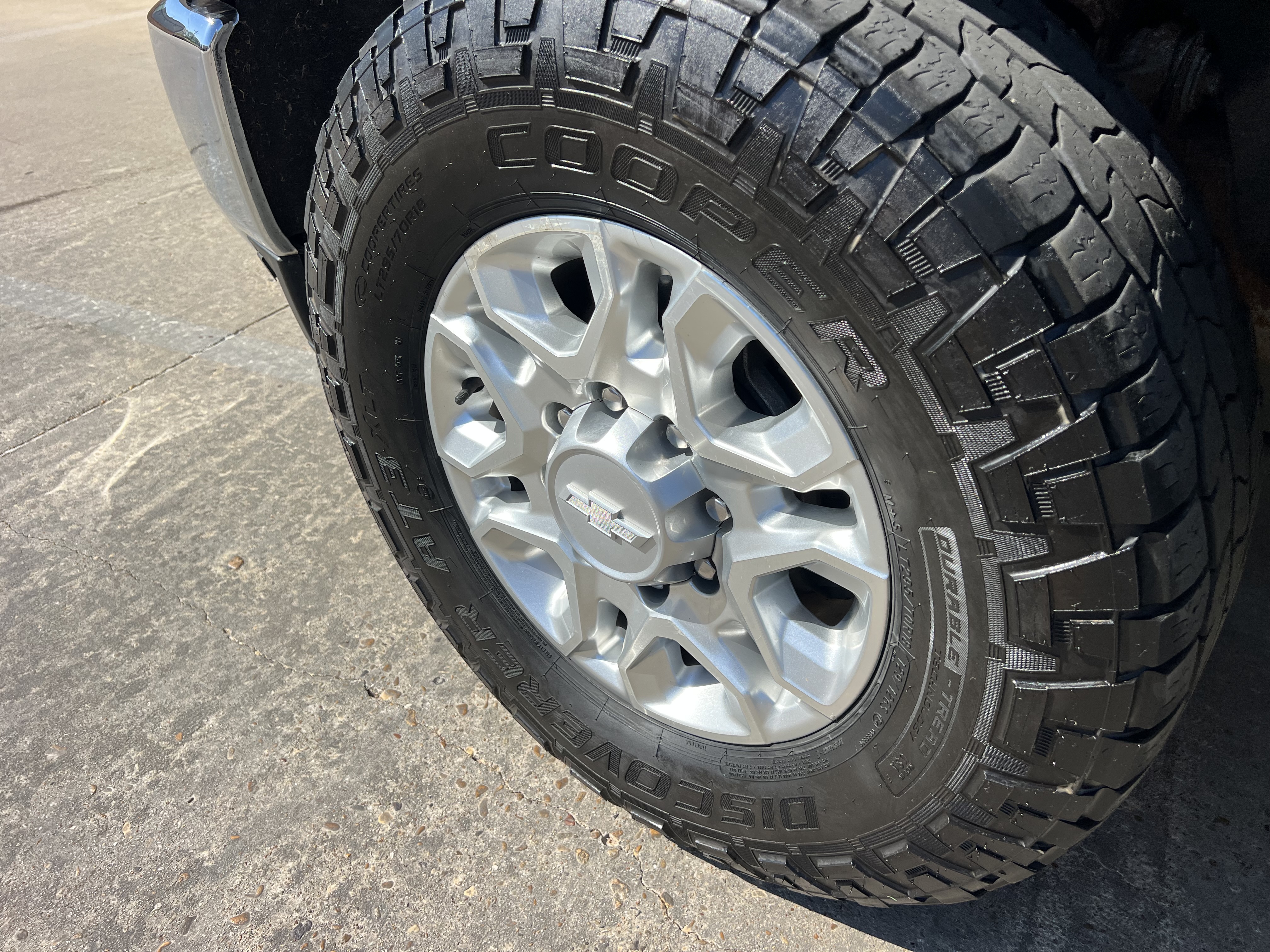 Used 2020 Chevrolet Silverado 2500 LTZ AWD/4WD image 11