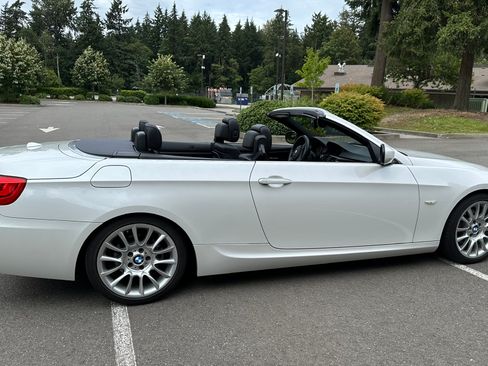 Used 2012 BMW 328i Convertible RWD image 2