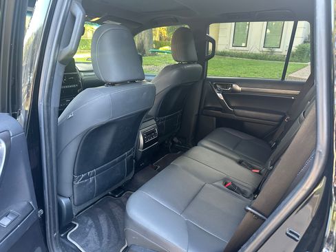 Used 2022 Lexus GX 460 AWD/4WD image 13