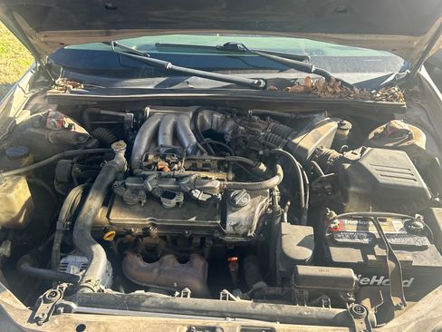 Used 2000 Toyota Avalon XL image 9