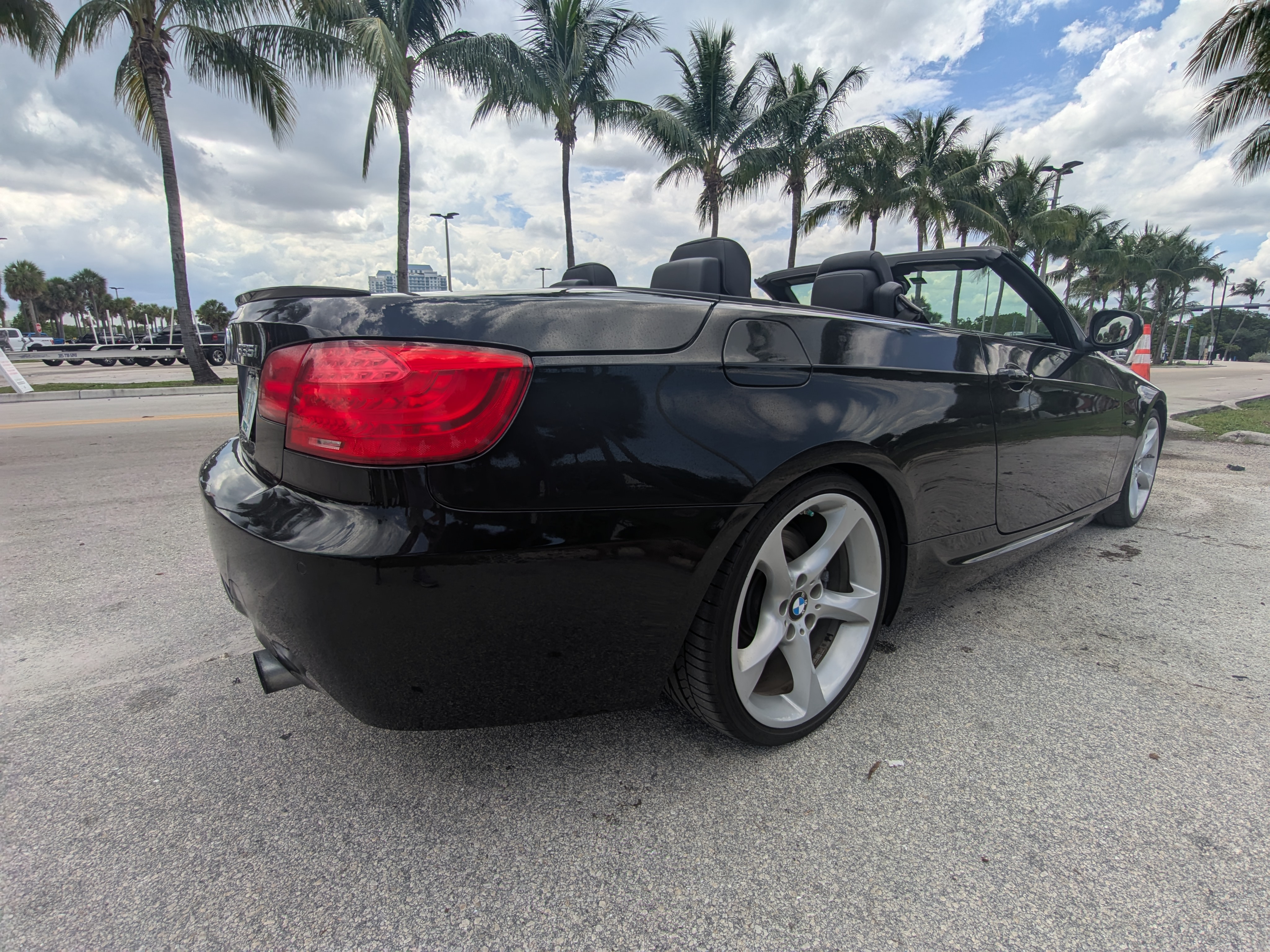 Used 2011 BMW 335i Convertible RWD image 5