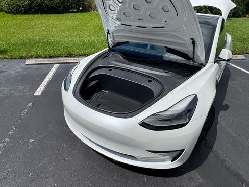 Used 2023 Tesla Model 3 Standard Range image 5