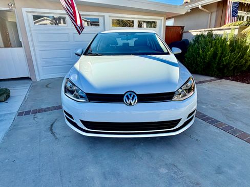 Used 2015 Volkswagen Golf S FWD image 2