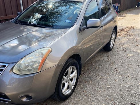 Used 2009 Nissan Rogue SL w/ Premium Pkg image 4