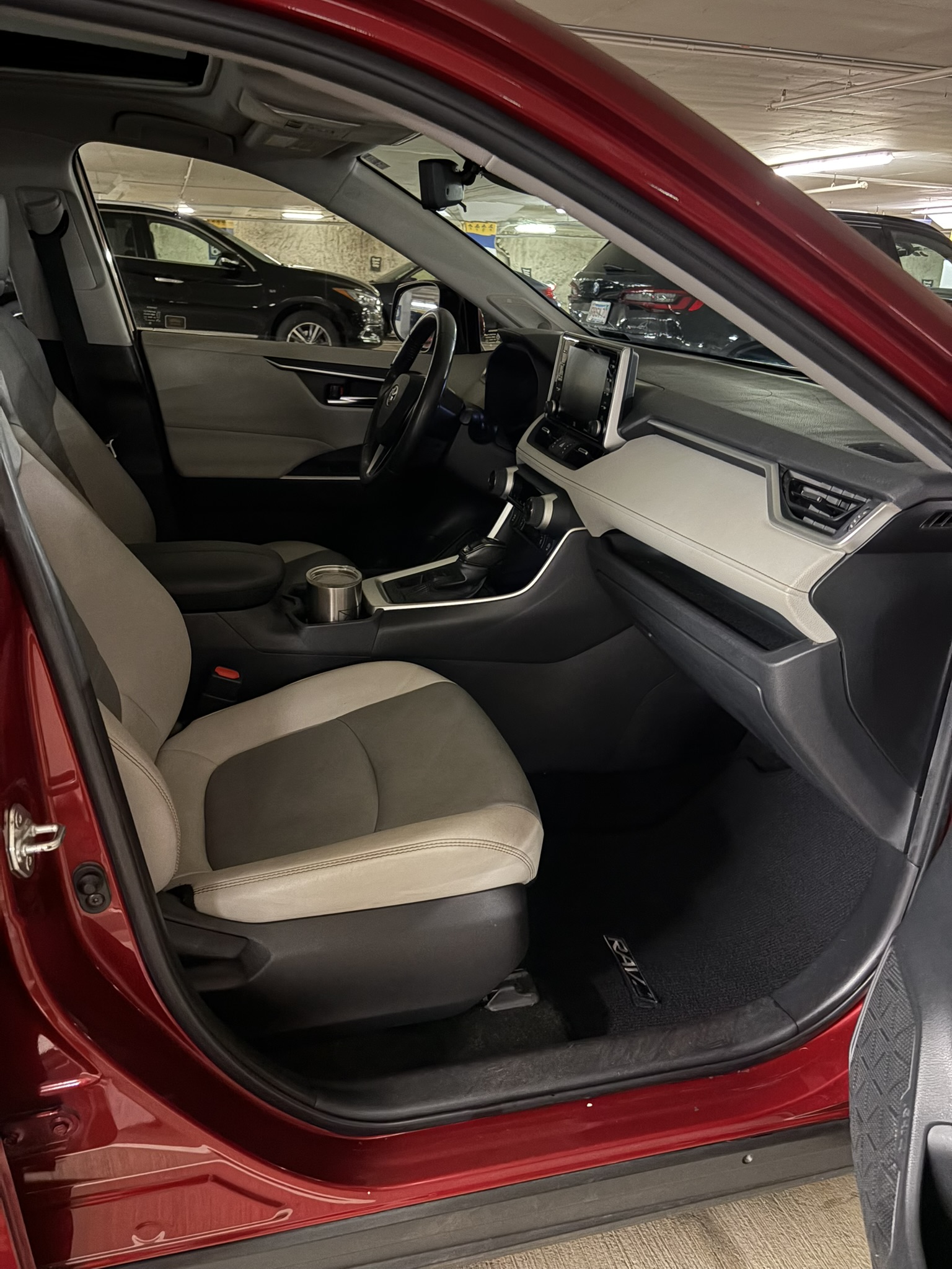 Used 2020 Toyota RAV4 XLE Premium AWD/4WD image 13