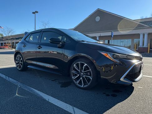 Used 2019 Toyota Corolla XSE image 4