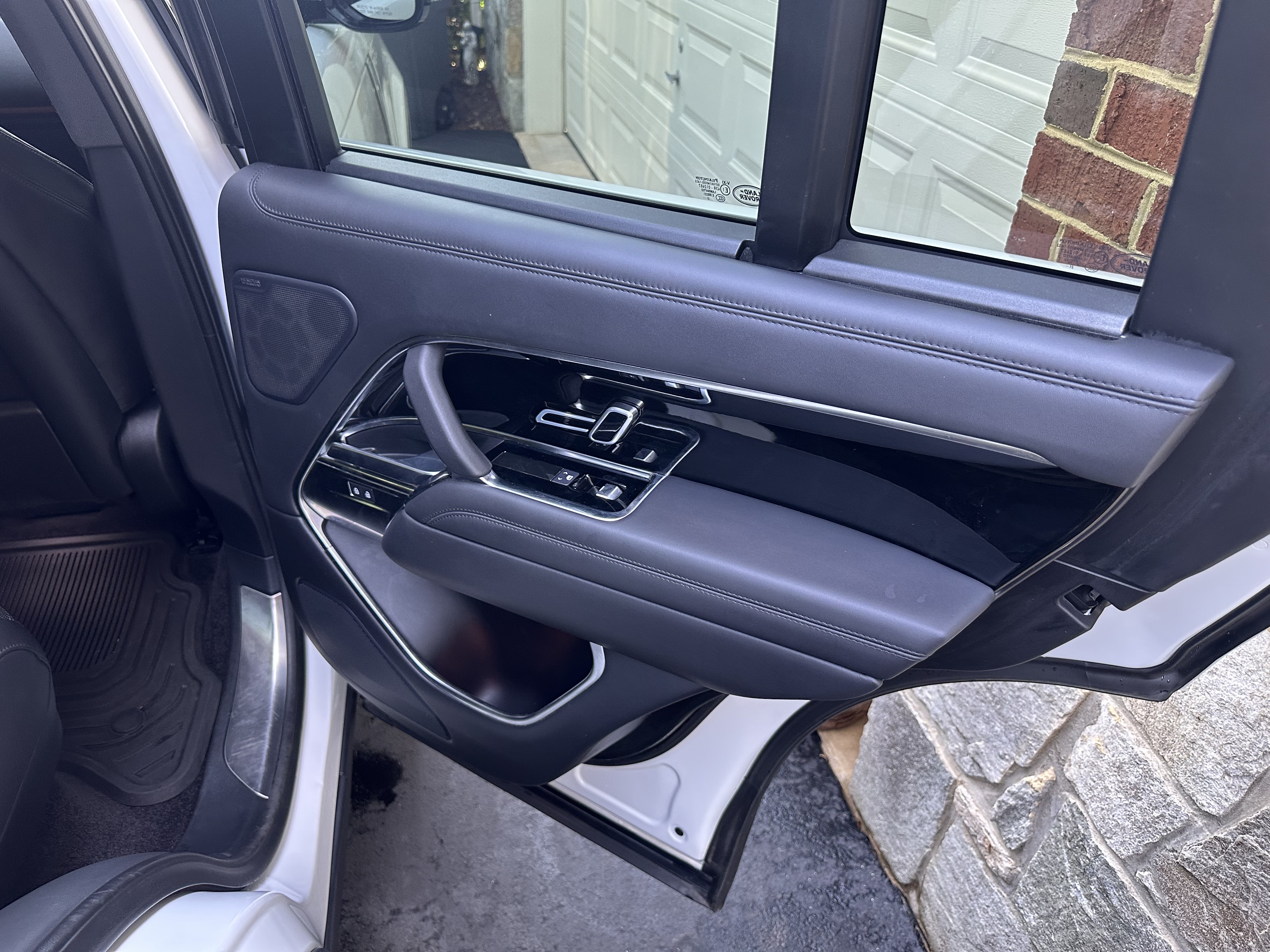 Used 2022 Land Rover Range Rover SE AWD/4WD image 18