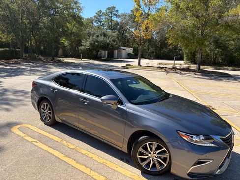 Used 2017 Lexus ES 300h image 17
