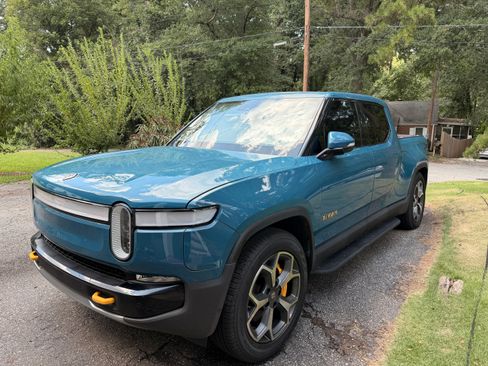Used 2022 Rivian R1T Adventure AWD/4WD image 1