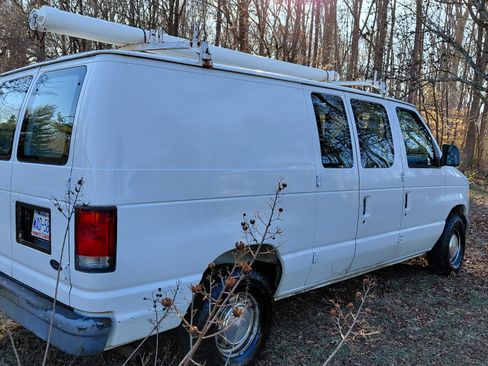 Used 1998 Ford E-150 and Econoline 150 image 6