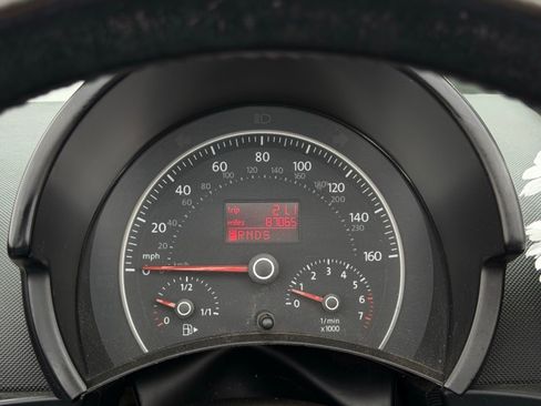 Used 2009 Volkswagen Beetle S FWD image 21