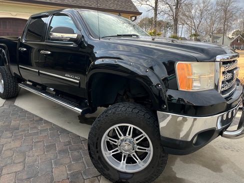 Used 2012 GMC Sierra 2500 SLE w/ SLE Preferred Package image 1