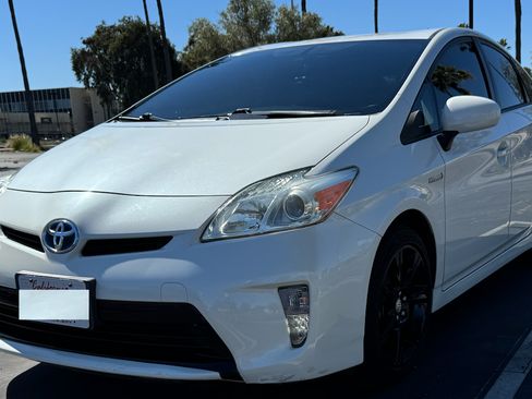 Used 2013 Toyota Prius Four image 1