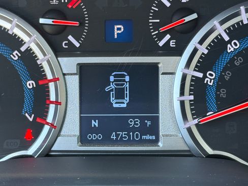 Used 2017 Toyota 4Runner TRD Off-Road Premium AWD/4WD image 19