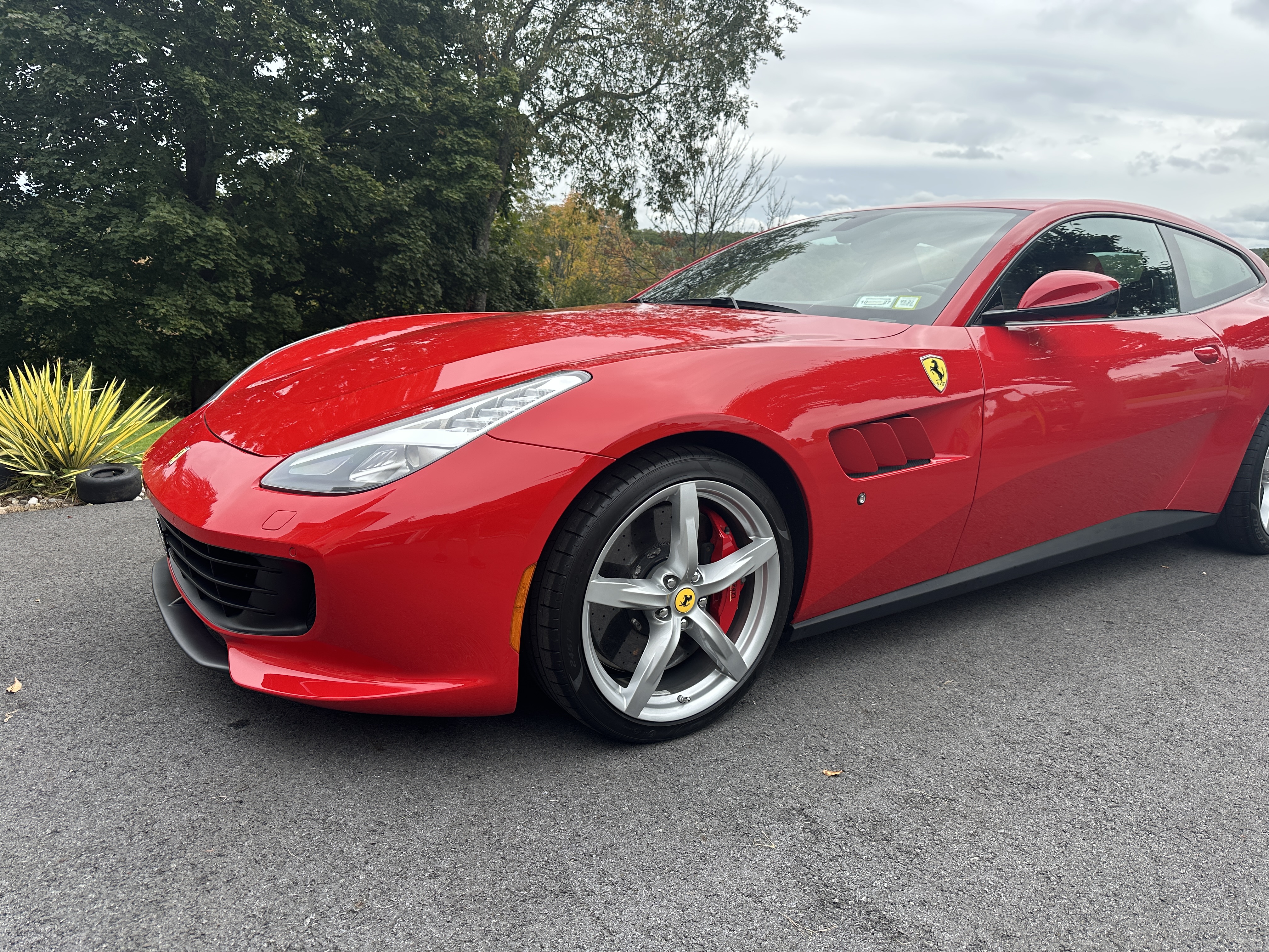 Used 2019 Ferrari GTC4Lusso T RWD image 5