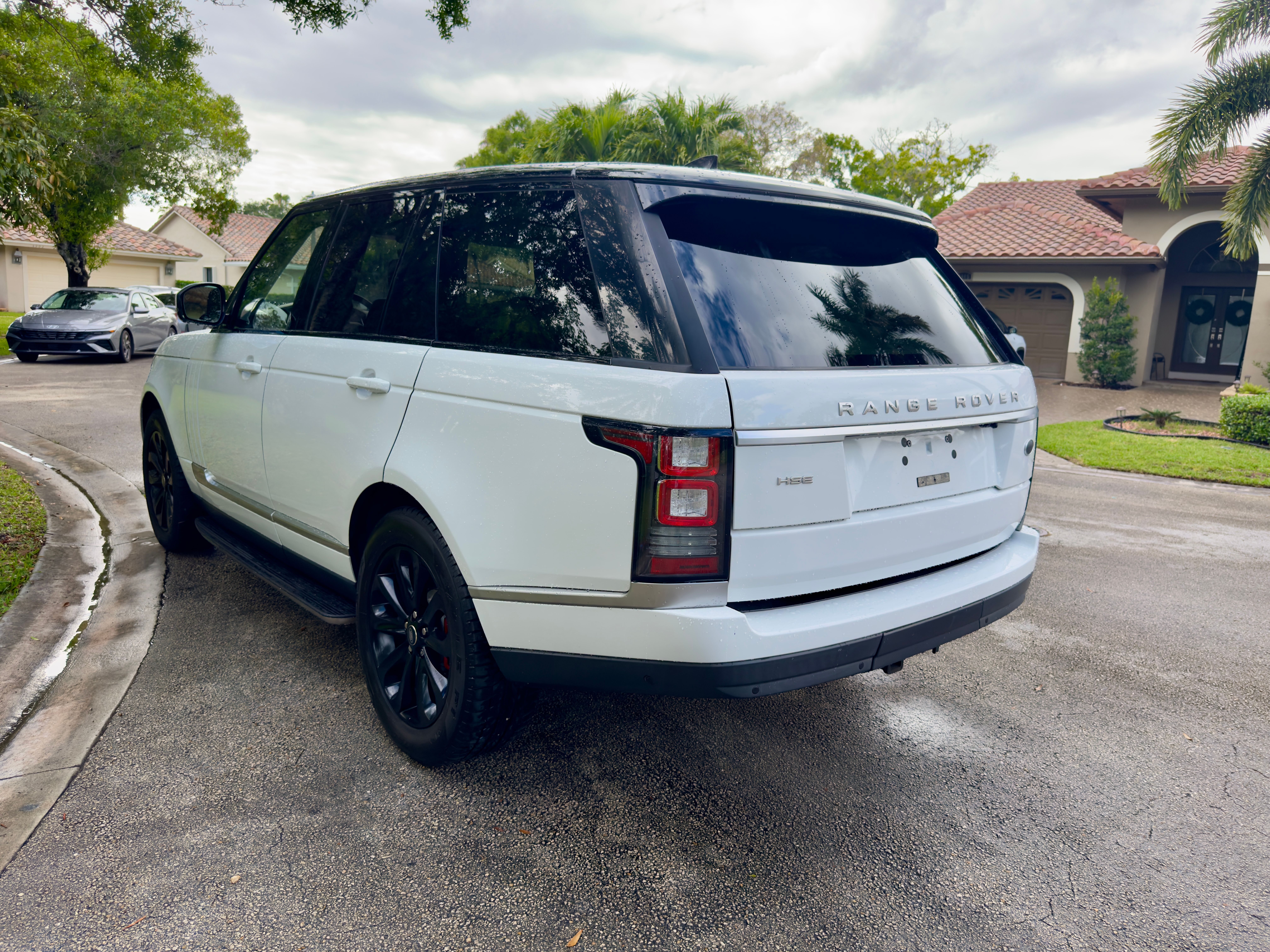 Used 2017 Land Rover Range Rover HSE AWD/4WD image 8