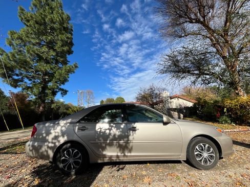 Used 2004 Toyota Camry SE image 5