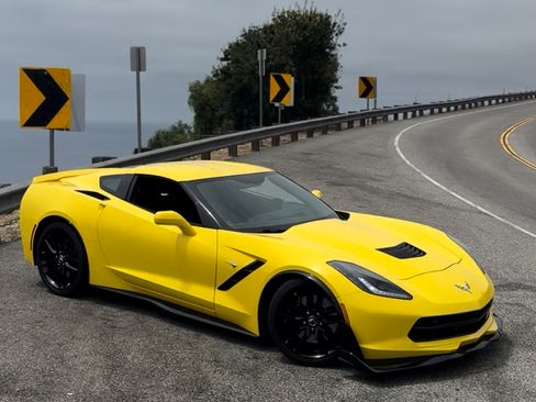 Used 2016 Chevrolet Corvette Stingray Coupe w/ 3LT Preferred Equipment Group image 4