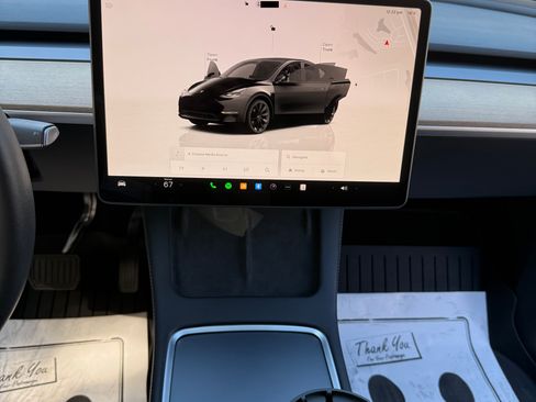 Used 2023 Tesla Model Y Long Range image 20