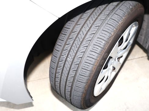 Used 2020 Toyota Corolla LE w/ Carpet Mat Package (TMS) image 16