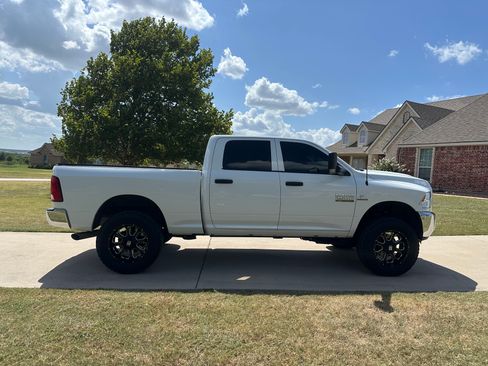 Used 2018 RAM 2500 Tradesman w/ Chrome Appearance Group AWD/4WD image 5