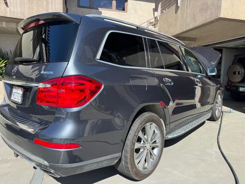 Used 2016 Mercedes-Benz GL 450 4MATIC image 9
