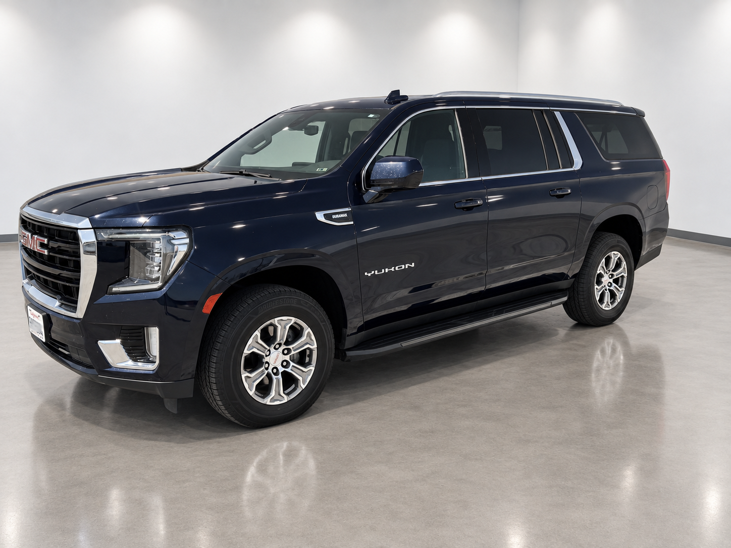 Used 2022 GMC Yukon XL SLE w/ Max Trailering Package AWD/4WD image 1