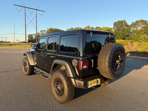 Used 2022 Jeep Wrangler Unlimited Sport AWD/4WD image 8